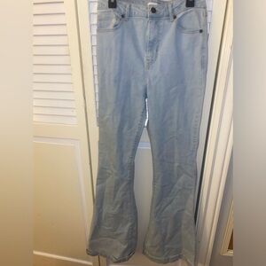 Women’s Forever 21 Size 27 Boot Cut Light Wash Jeans